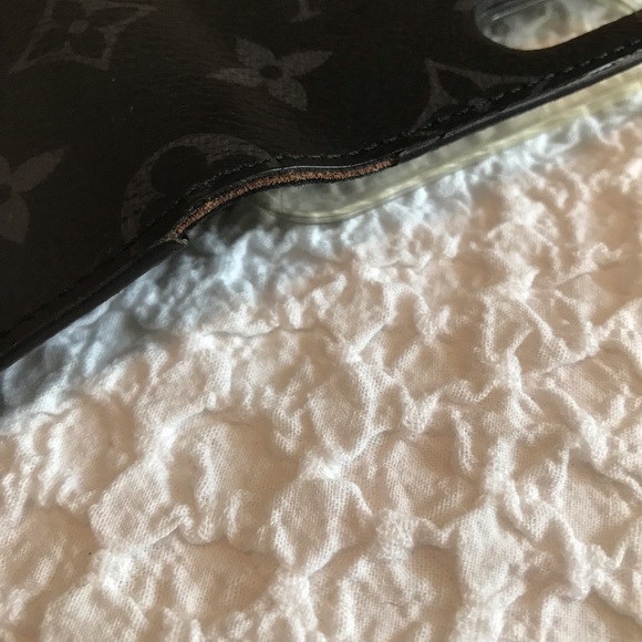 Louis Vuitton authentic monogram graphite 7Plus iPhone folio case - Picture 10 of 15